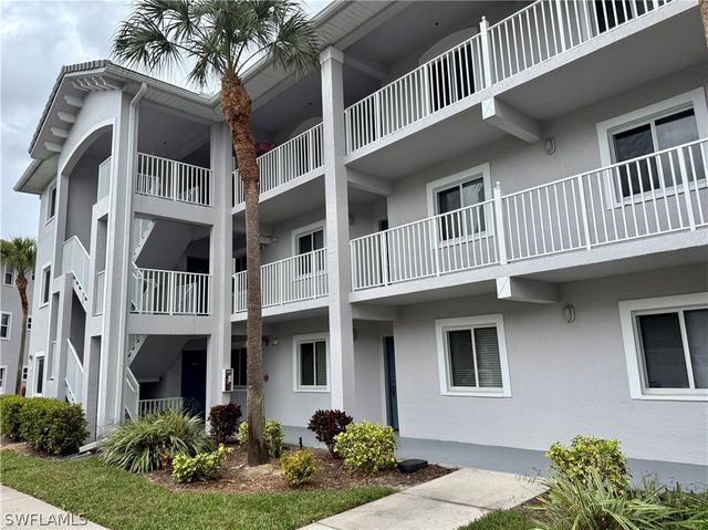 7823 Regal Heron CIR 9, Naples, FL 34104