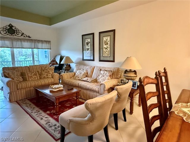 7823 Regal Heron CIR 9, Naples, FL 34104