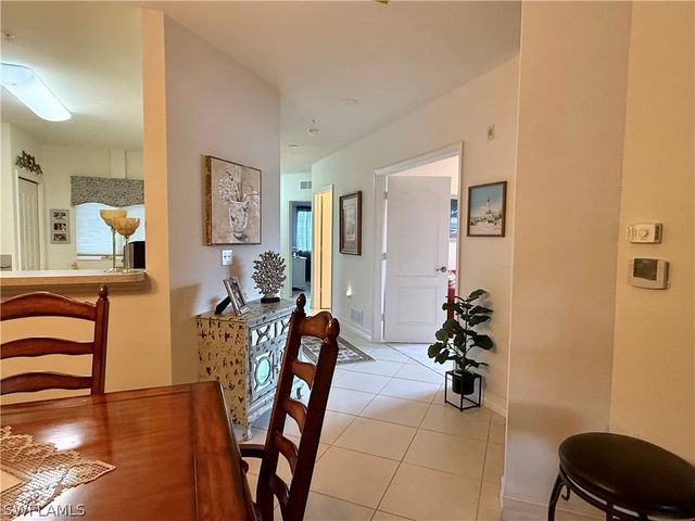 7823 Regal Heron CIR 9, Naples, FL 34104