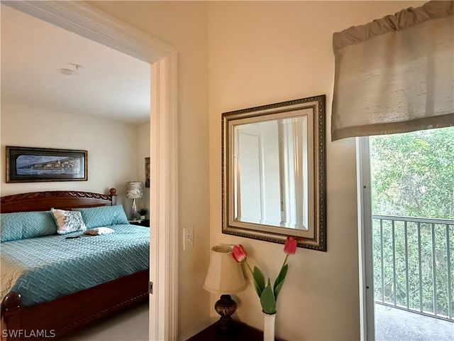 7823 Regal Heron CIR 9, Naples, FL 34104