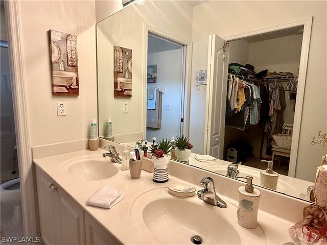 7823 Regal Heron CIR 9, Naples, FL 34104