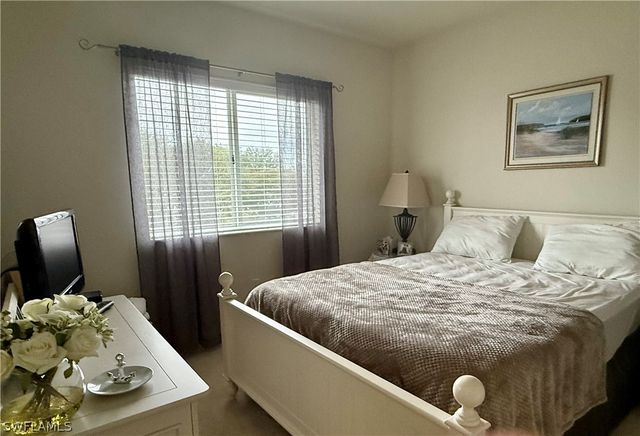 7823 Regal Heron CIR 9, Naples, FL 34104