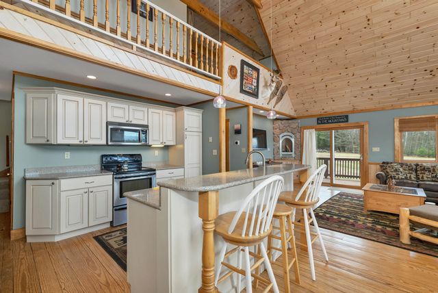 59 Effingham Road, Ossipee, NH 03864