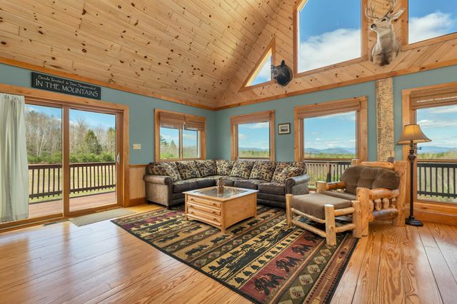 59 Effingham Road, Ossipee, NH 03864