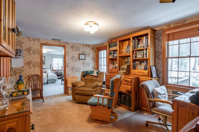 226 Amesbury Road, Kensington, NH 03833