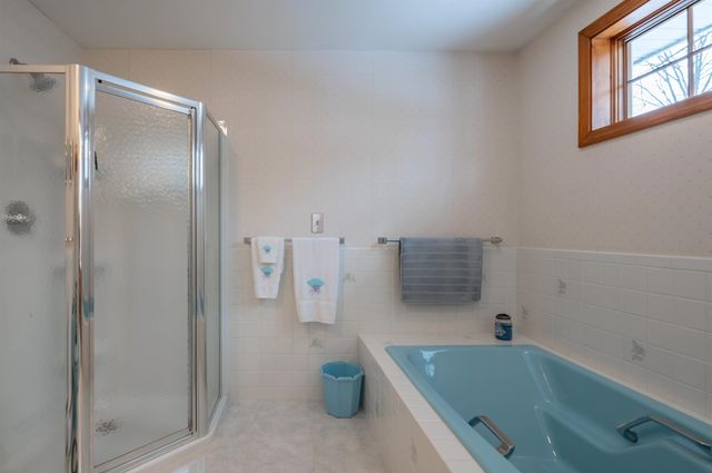 226 Amesbury Road, Kensington, NH 03833