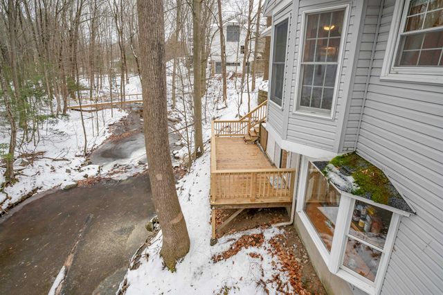 226 Amesbury Road, Kensington, NH 03833