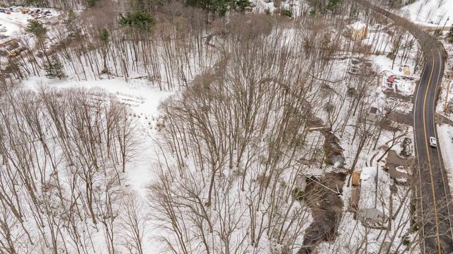 226 Amesbury Road, Kensington, NH 03833