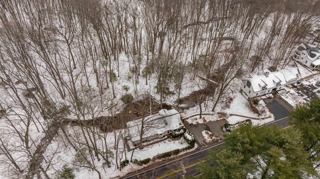 226 Amesbury Road, Kensington, NH 03833