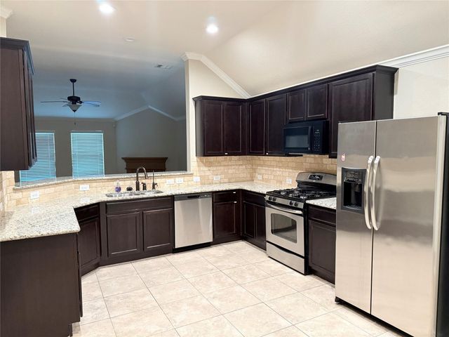 1704 Tranquility LN, Pflugerville, TX 78660
