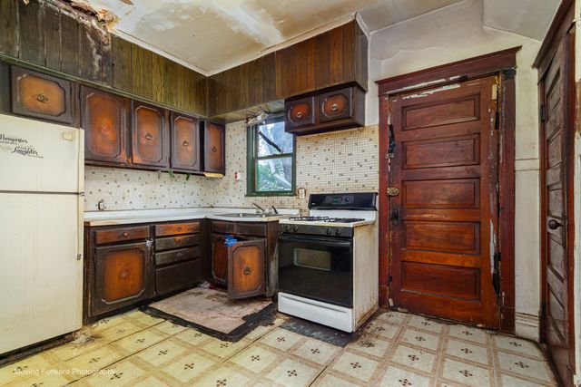 11808 S Emerald Avenue, Chicago, IL 60628
