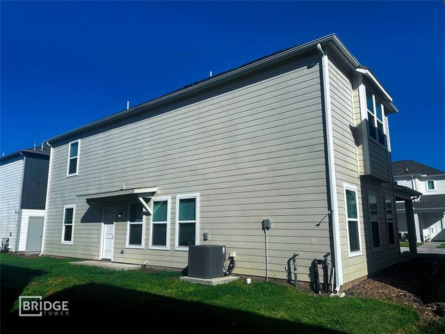 335 Huisache Street, Lake Jackson, TX 77566