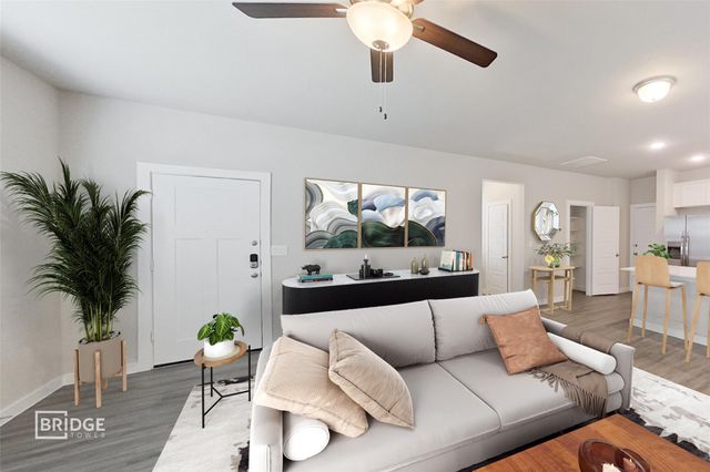 335 Huisache Street, Lake Jackson, TX 77566