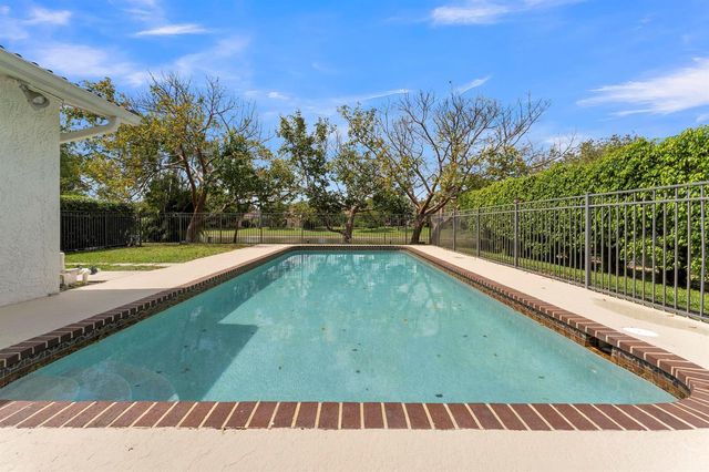 10084 Camelback Lane, Boca Raton, FL 33498