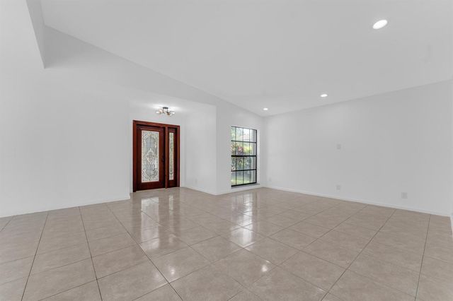 10084 Camelback Lane, Boca Raton, FL 33498