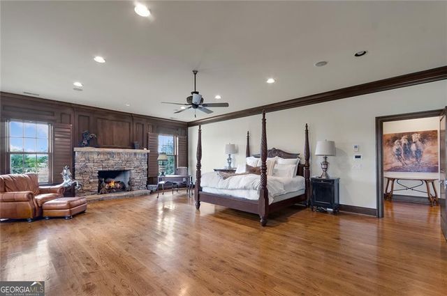 211 Darby Road SW, Calhoun, GA 30701