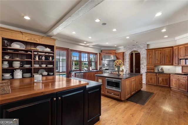 211 Darby Road SW, Calhoun, GA 30701