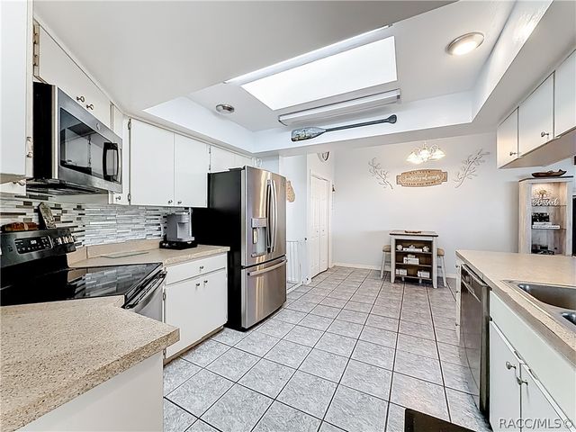 421 W Blueflax Court, Beverly Hills, FL 34465