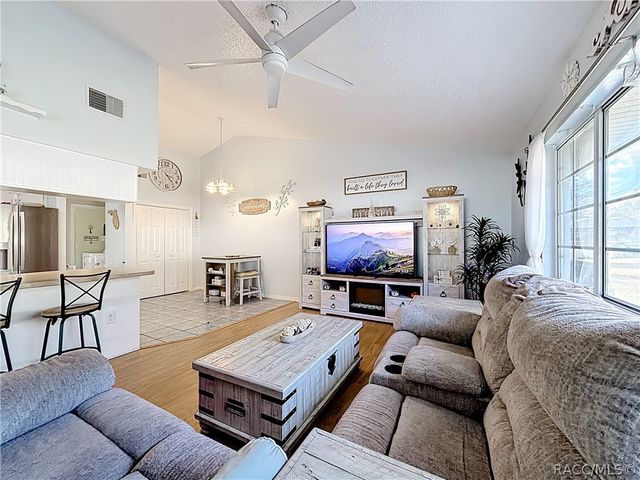 421 W Blueflax Court, Beverly Hills, FL 34465