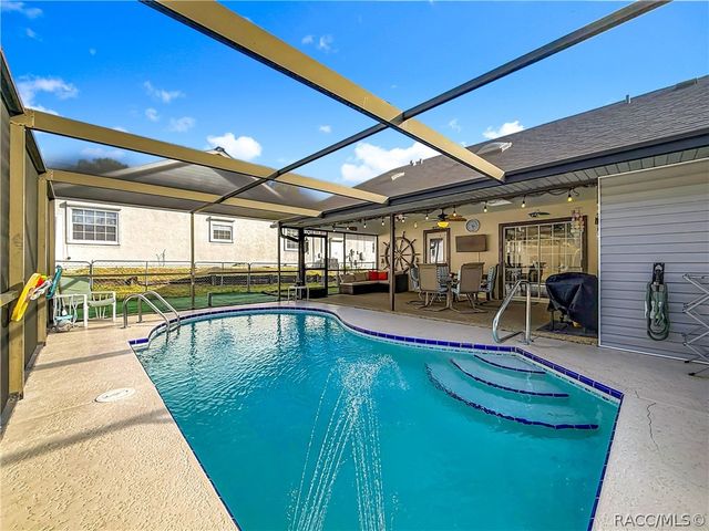 421 W Blueflax Court, Beverly Hills, FL 34465