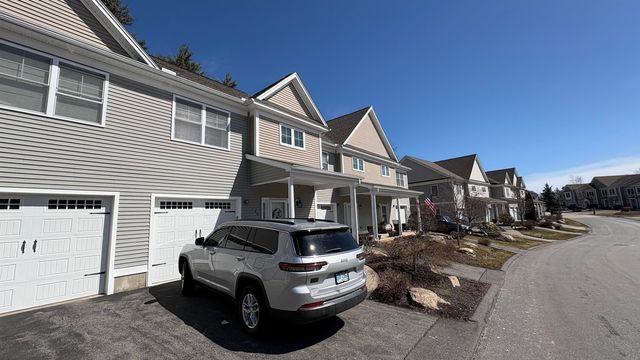 109 Woodview Way, Manchester, NH 03102