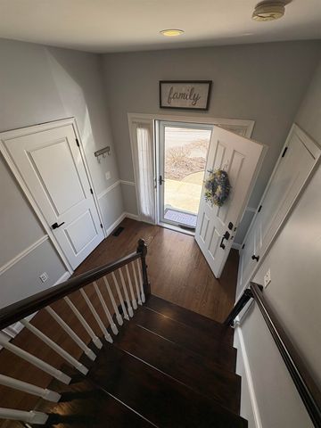 109 Woodview Way, Manchester, NH 03102