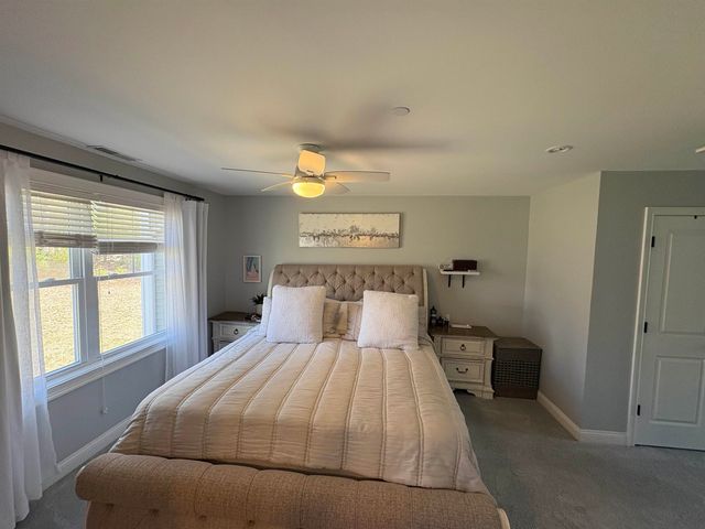 109 Woodview Way, Manchester, NH 03102