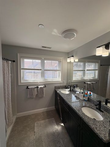 109 Woodview Way, Manchester, NH 03102