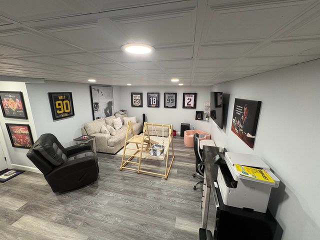 109 Woodview Way, Manchester, NH 03102