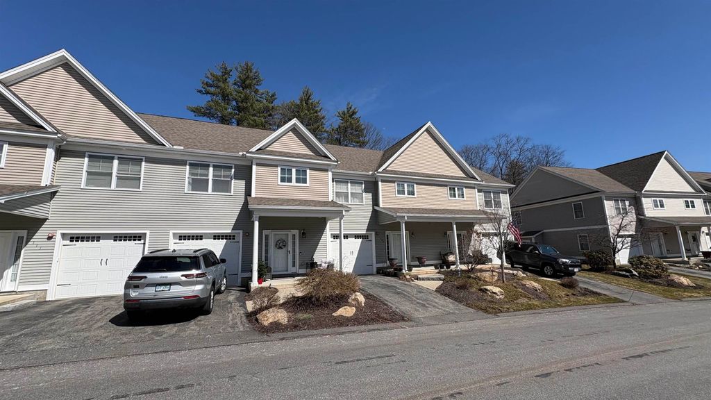 109 Woodview Way, Manchester, NH 03102