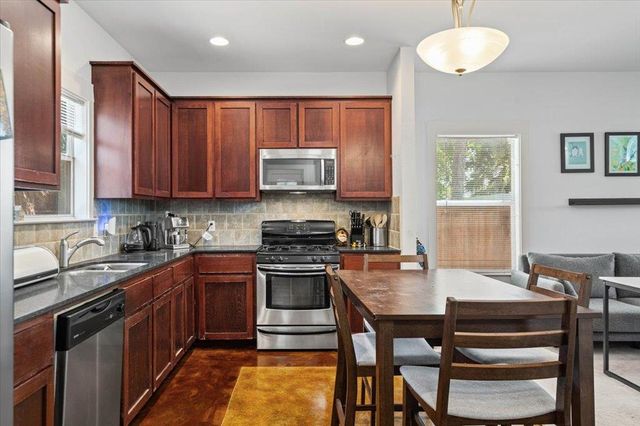 3304 E 5th ST B, Austin, TX 78702