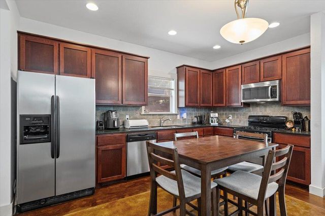 3304 E 5th ST B, Austin, TX 78702