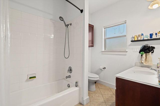 3304 E 5th ST B, Austin, TX 78702