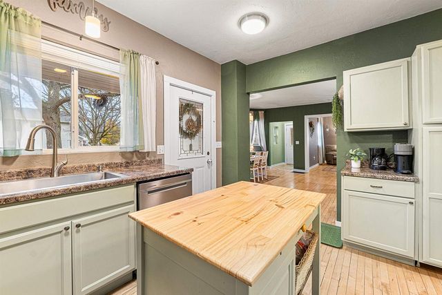 194 N PARK AVENUE, Fond Du Lac, WI 54935