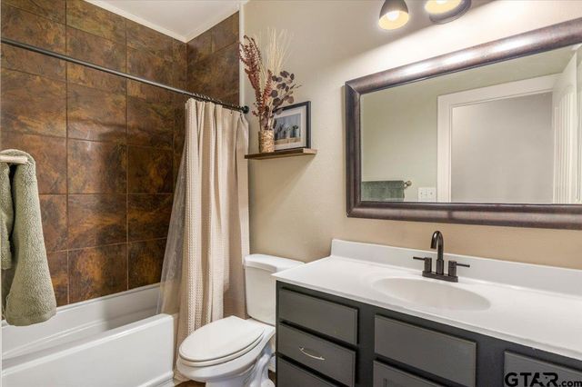 19577 Dove Ridge Ln., Lindale, TX 75771
