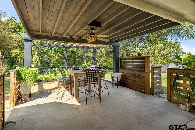 19577 Dove Ridge Ln., Lindale, TX 75771