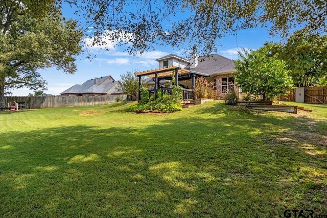 19577 Dove Ridge Ln., Lindale, TX 75771