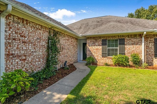 19577 Dove Ridge Ln., Lindale, TX 75771