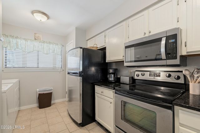 36 Deallyon Ave Apt 107, Hilton Head Island, SC 29928