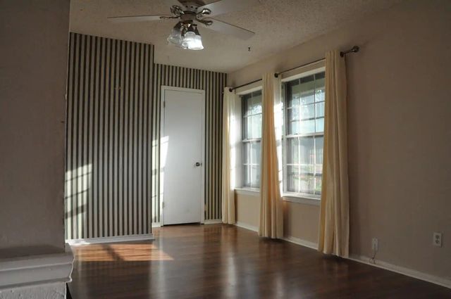 304 Bennett Circle, Desoto, TX 75115