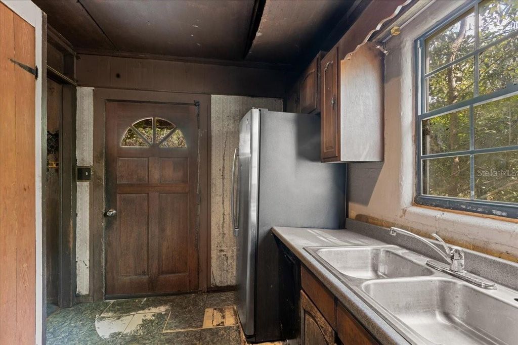 Image 15 of property listing at 6950 SE HIGHWAY 41, Morriston, FL 32668