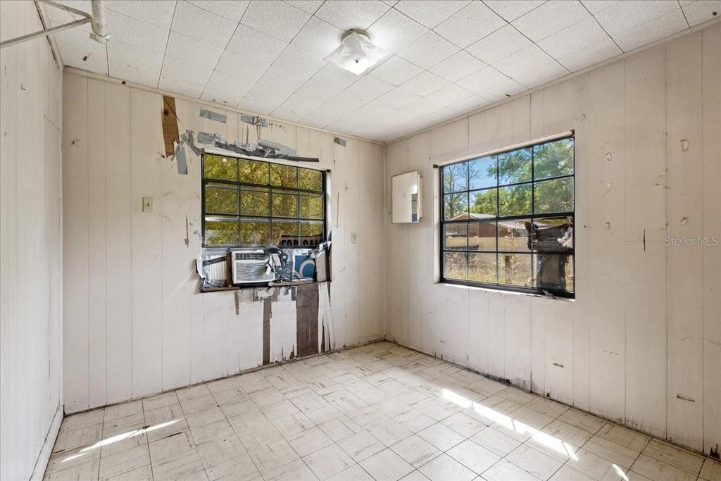 Image 18 of property listing at 6950 SE HIGHWAY 41, Morriston, FL 32668