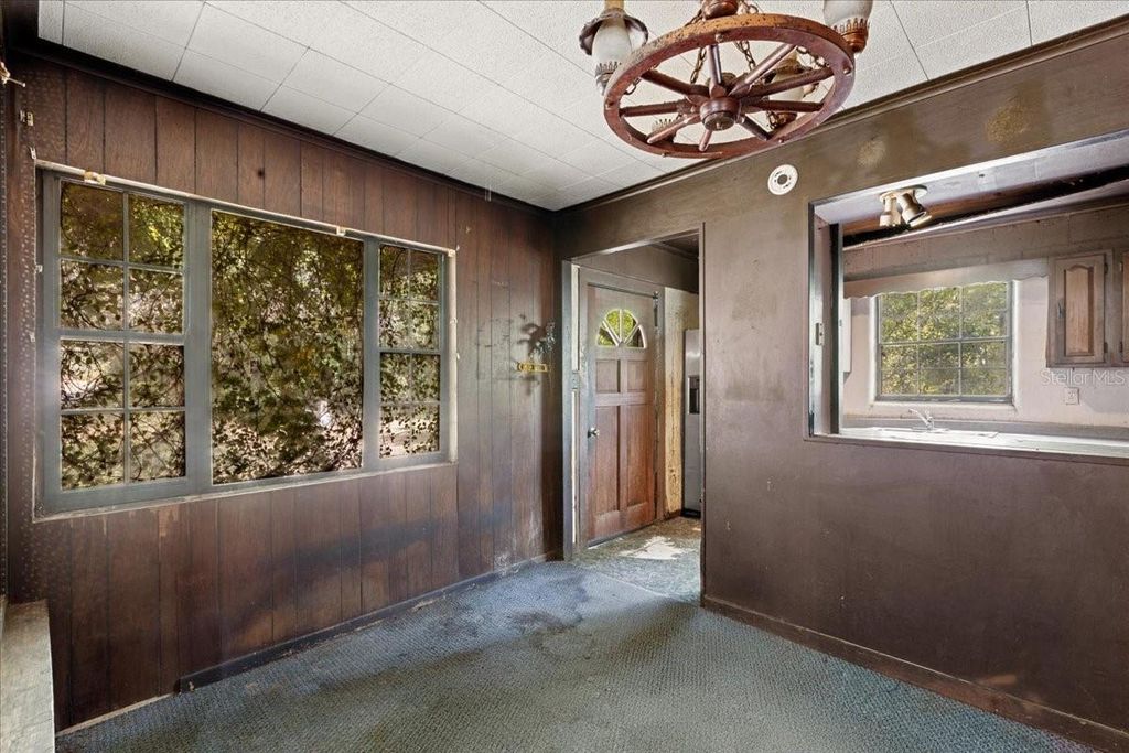 Image 24 of property listing at 6950 SE HIGHWAY 41, Morriston, FL 32668