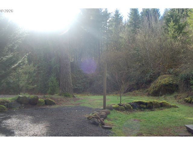 20446 ABIQUA Rd, Scotts Mills, OR 97375