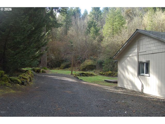 20446 ABIQUA Rd, Scotts Mills, OR 97375