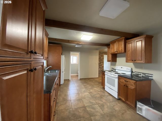 20446 ABIQUA Rd, Scotts Mills, OR 97375