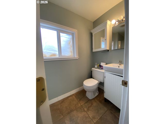 20446 ABIQUA Rd, Scotts Mills, OR 97375