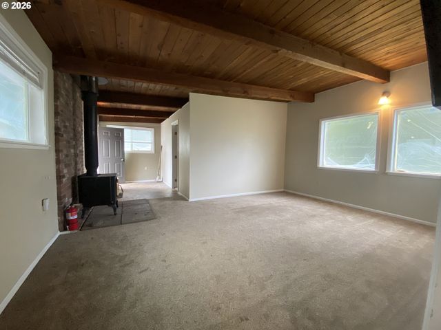 20446 ABIQUA Rd, Scotts Mills, OR 97375