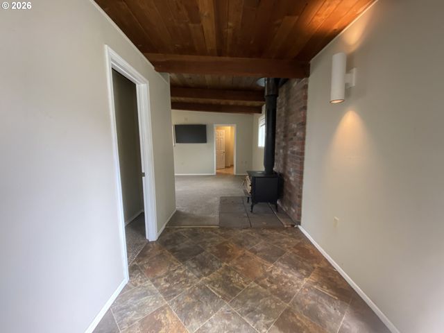 20446 ABIQUA Rd, Scotts Mills, OR 97375