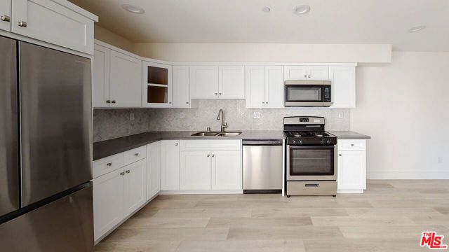 953 N Mariposa Avenue 2, Los Angeles, CA 90029